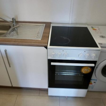 Alster Hamburg - Saniertes Und Mobliertes Apartment Mit Bad Und Kuche Eksteriør bilde