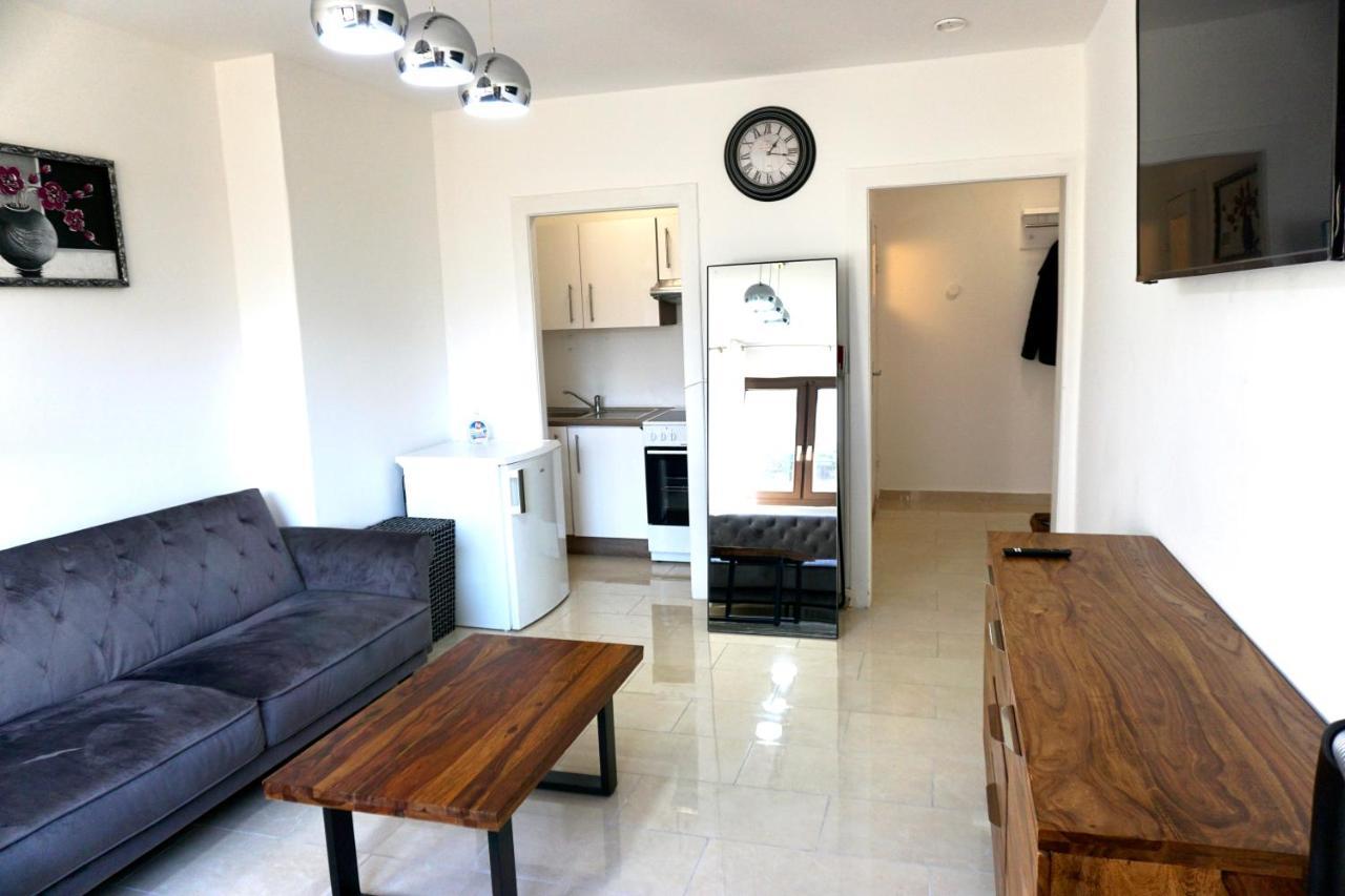 Alster Hamburg - Saniertes Und Mobliertes Apartment Mit Bad Und Kuche Eksteriør bilde