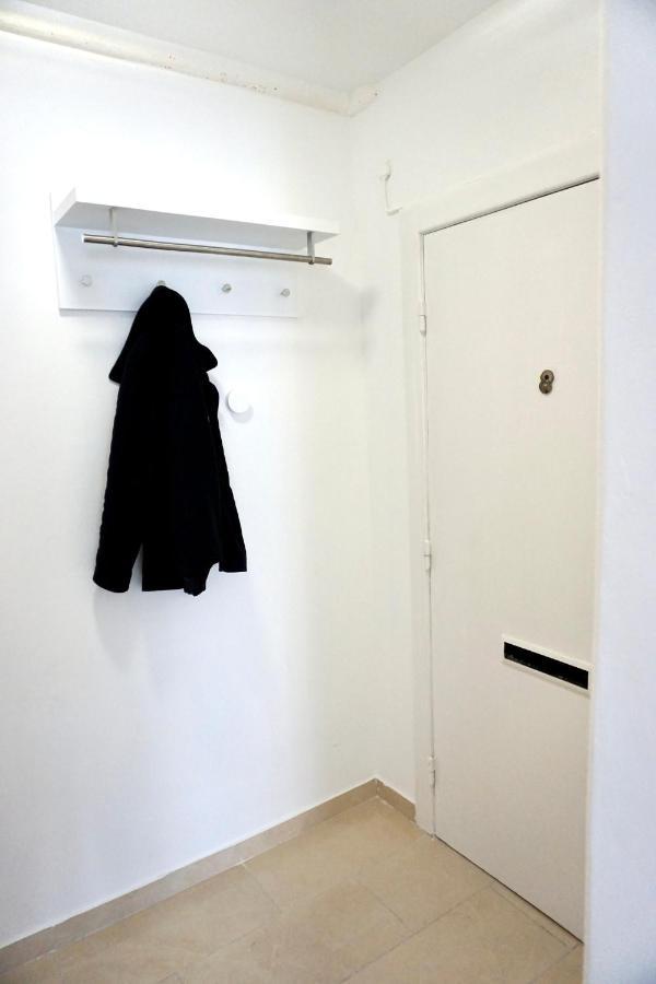 Alster Hamburg - Saniertes Und Mobliertes Apartment Mit Bad Und Kuche Eksteriør bilde