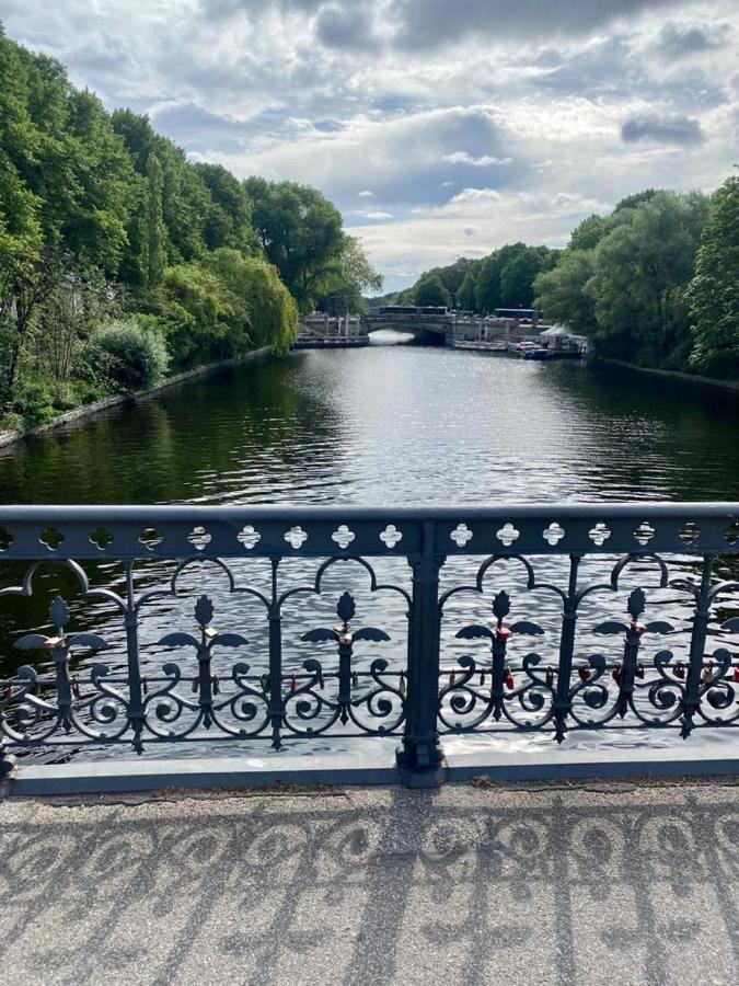 Alster Hamburg - Saniertes Und Mobliertes Apartment Mit Bad Und Kuche Eksteriør bilde